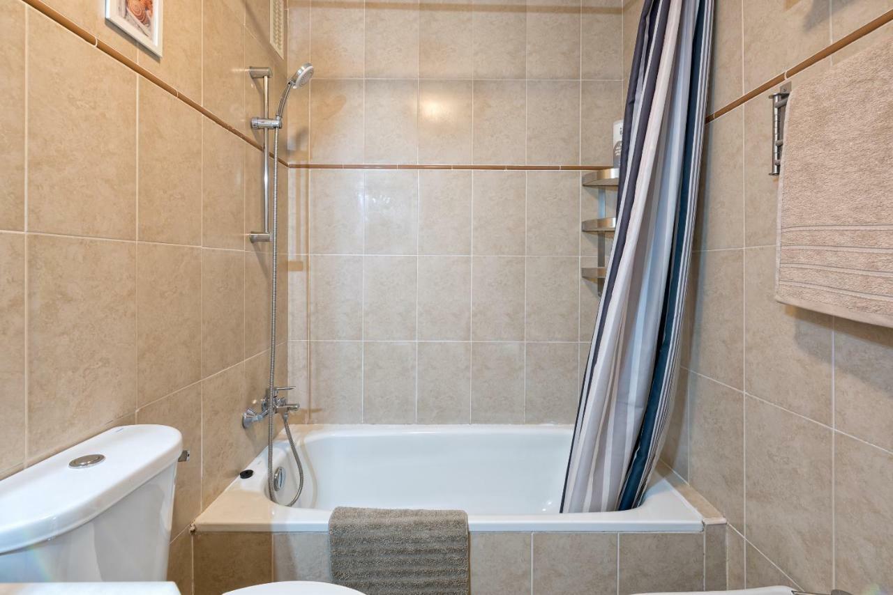 Wintowinrentals Best Location, Beach, Pool & Parking Rincón de la Victoria Buitenkant foto